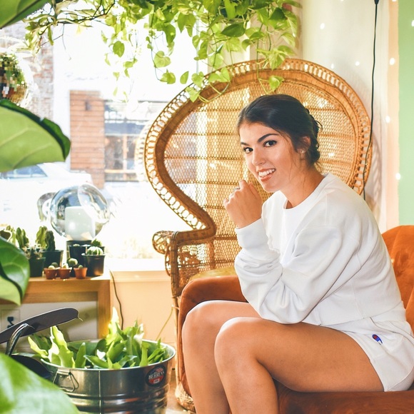 Meet your Posher, Sarah - Picture 1 of 5